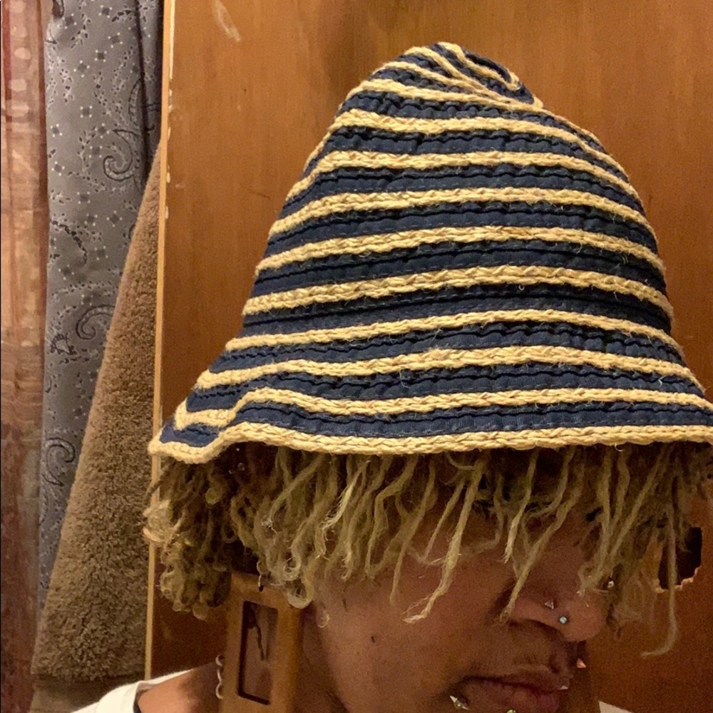 Payless hat - Picture 6 of 6